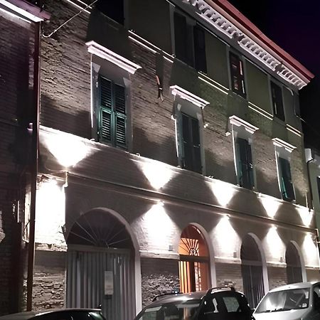 Hotel Monolocali Da Vinci Falconara Marittima Exterior foto